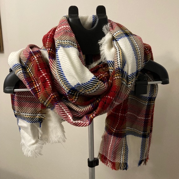 Plaid scarf - Picture 2 of 2
